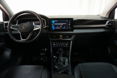 2025 Volkswagen Taos 1.5T SE Black