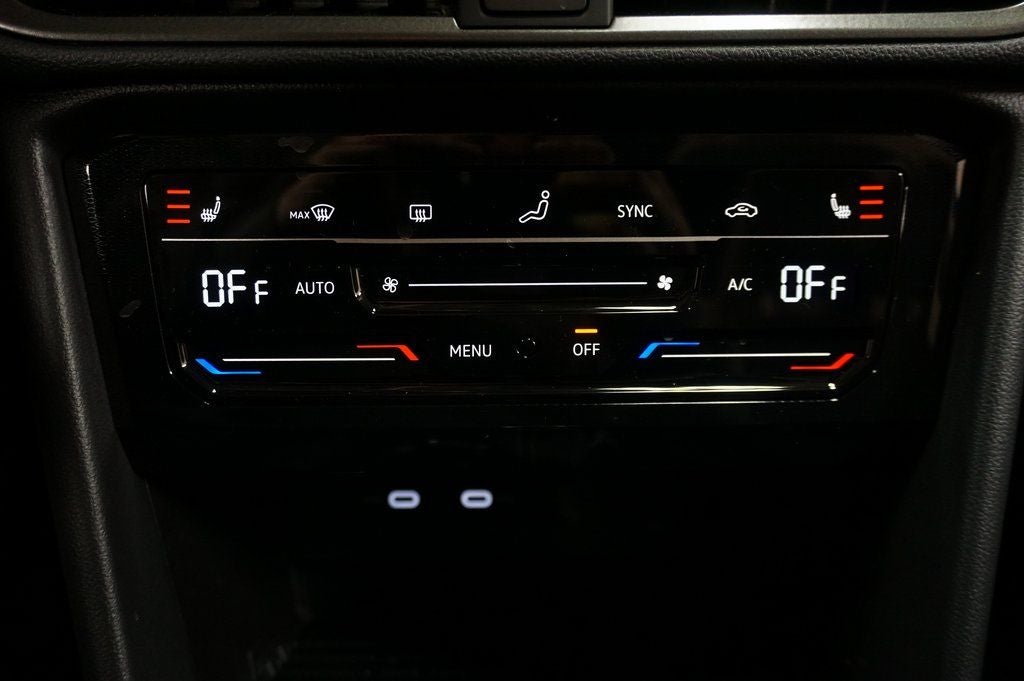 2025 Volkswagen Taos 1.5T SE Black