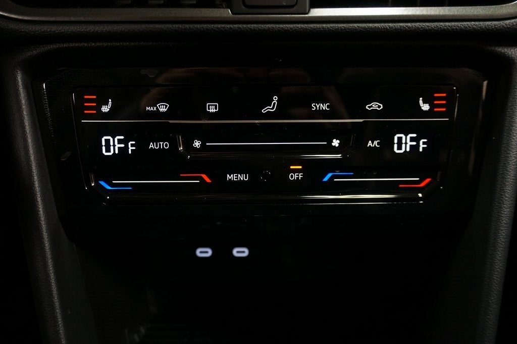 2025 Volkswagen Taos 1.5T SE Black