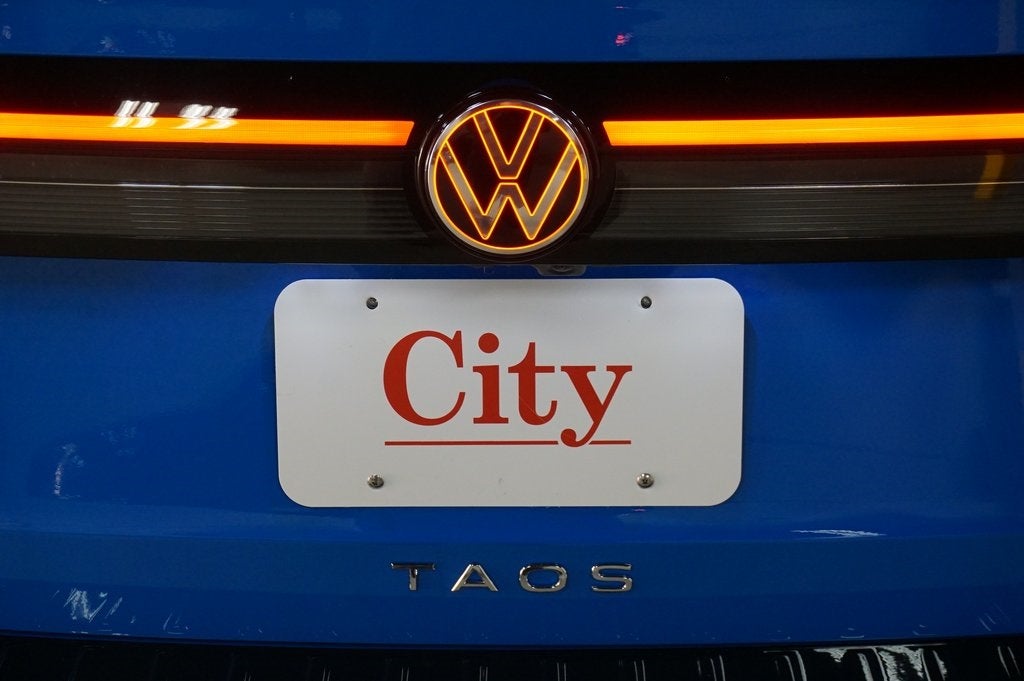 2025 Volkswagen Taos 1.5T SE Black