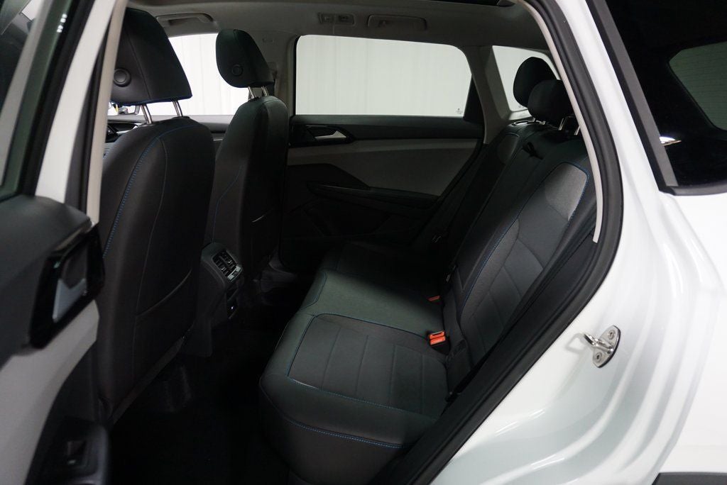 2025 Volkswagen Taos 1.5T SE Black