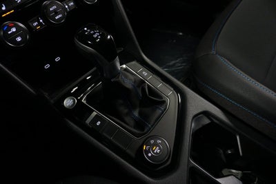 2025 Volkswagen Taos 1.5T SE Black