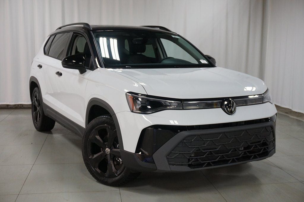 2025 Volkswagen Taos 1.5T SE Black