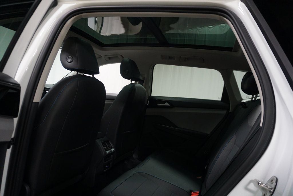 2025 Volkswagen Taos 1.5T SE Black