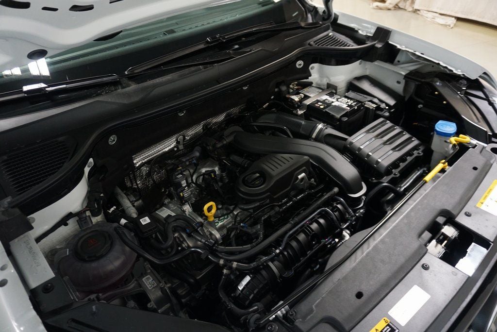 2025 Volkswagen Taos 1.5T SE Black