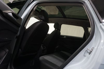 2026 Volkswagen Taos 1.5T SE Black