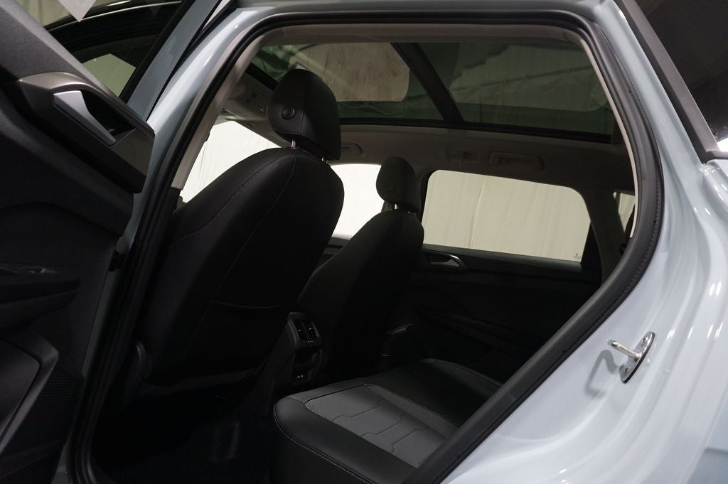 2026 Volkswagen Taos 1.5T SE Black
