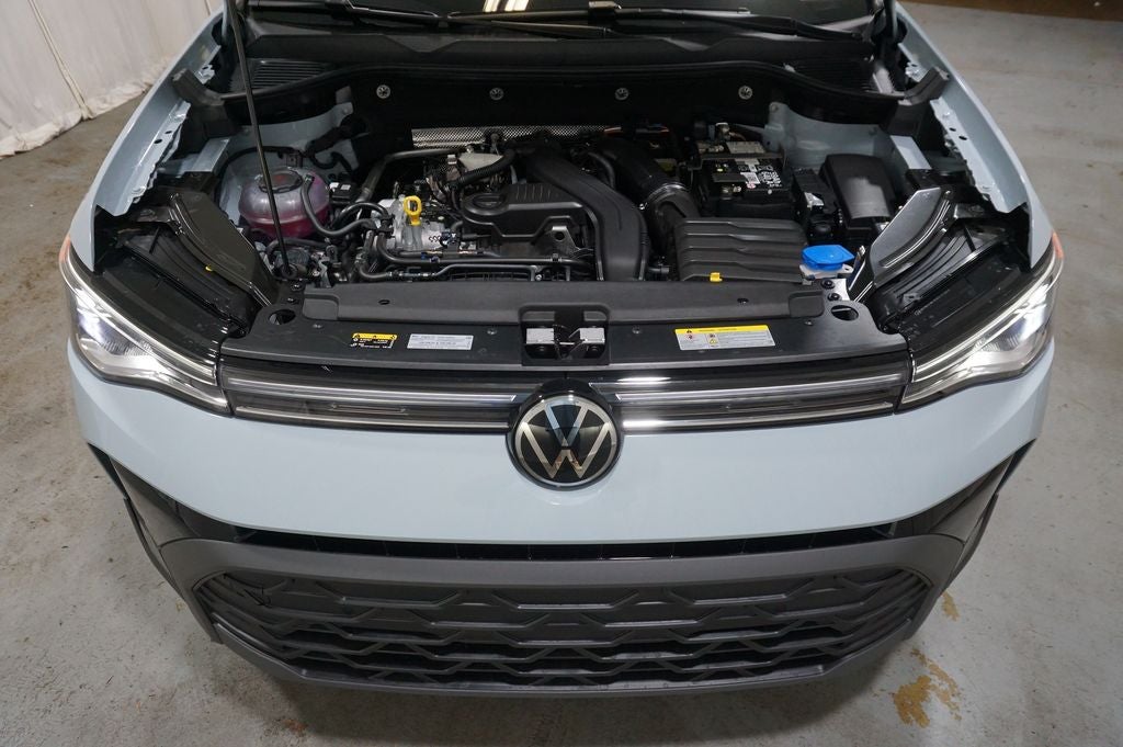 2026 Volkswagen Taos 1.5T SE Black