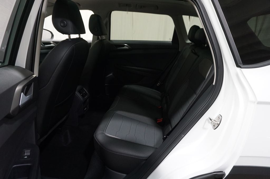 2026 Volkswagen Taos 1.5T SE Black
