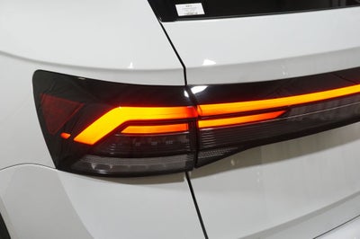 2026 Volkswagen Taos 1.5T SE Black