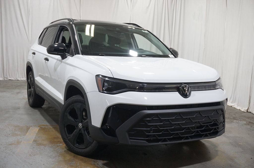 2026 Volkswagen Taos 1.5T SE Black
