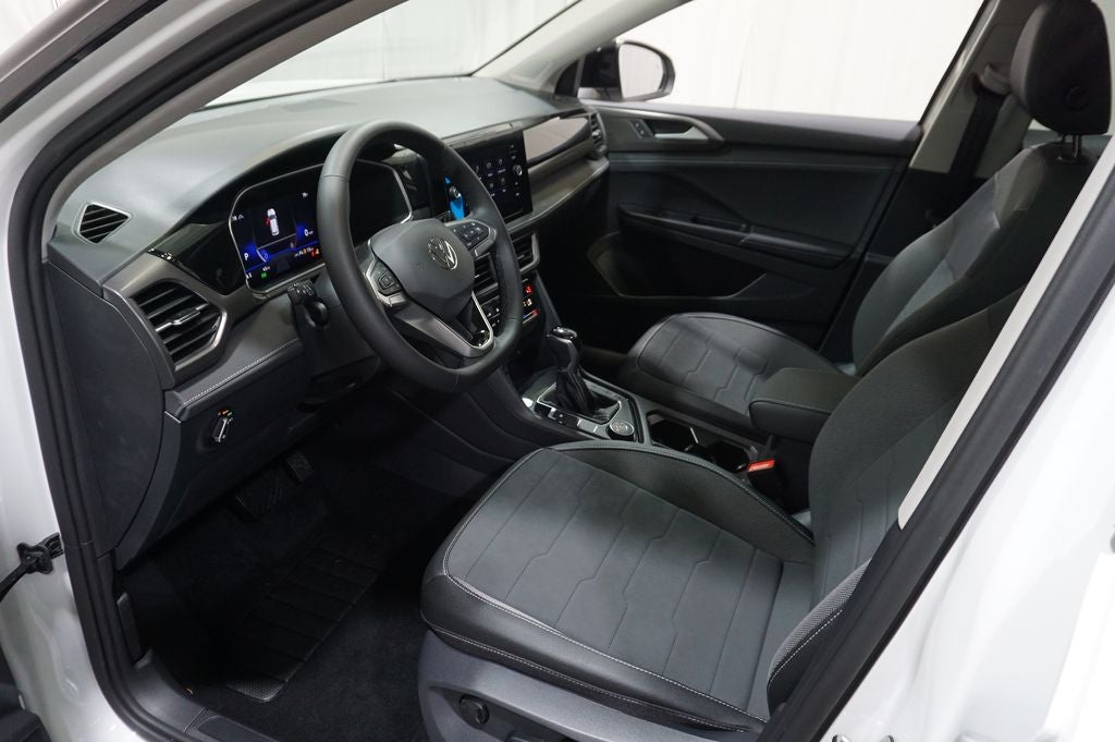 2026 Volkswagen Taos 1.5T SE Black