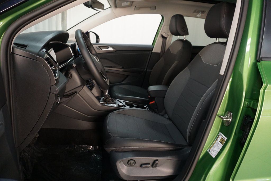 2025 Volkswagen Taos 1.5T SE Black