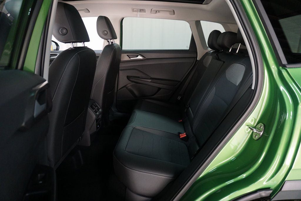 2025 Volkswagen Taos 1.5T SE Black