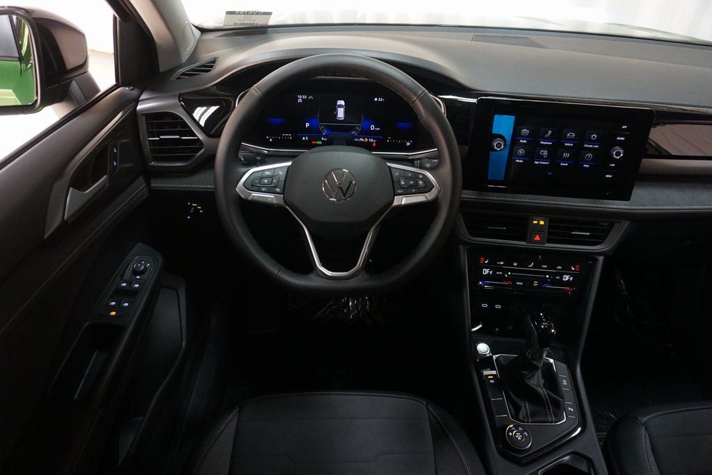 2025 Volkswagen Taos 1.5T SE Black