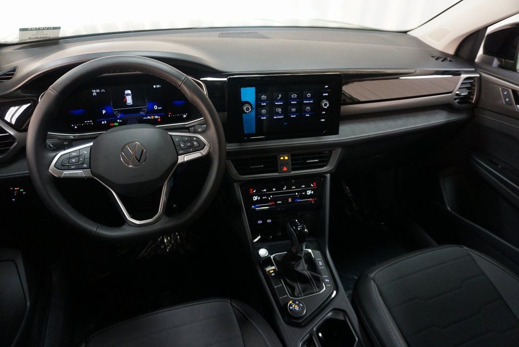 2025 Volkswagen Taos 1.5T SE Black