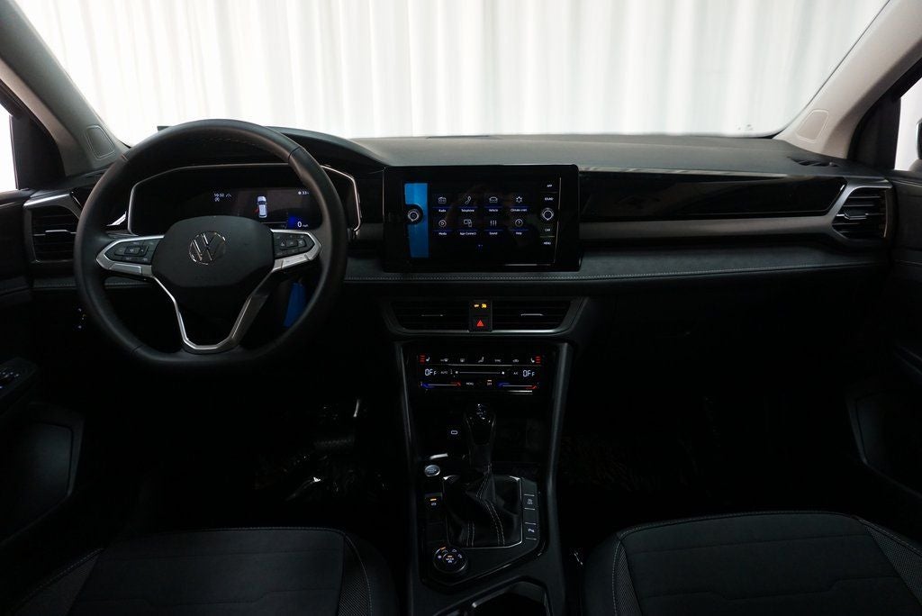 2025 Volkswagen Taos 1.5T SE Black