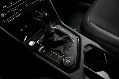 2025 Volkswagen Taos 1.5T SE Black