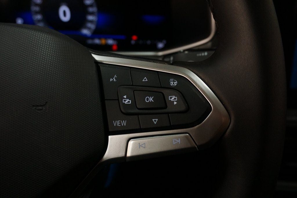 2025 Volkswagen Taos 1.5T SE Black