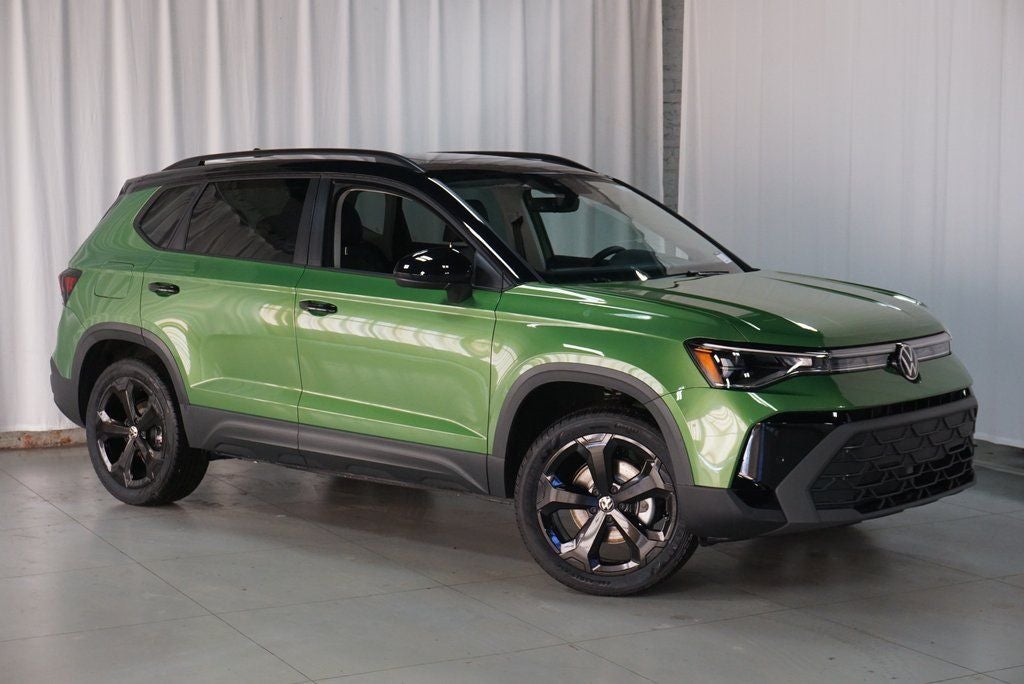 2025 Volkswagen Taos 1.5T SE Black