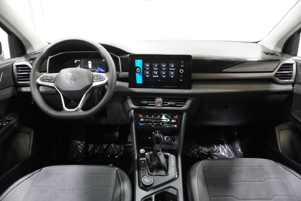 2027 Volkswagen Taos 1.5T SE Black