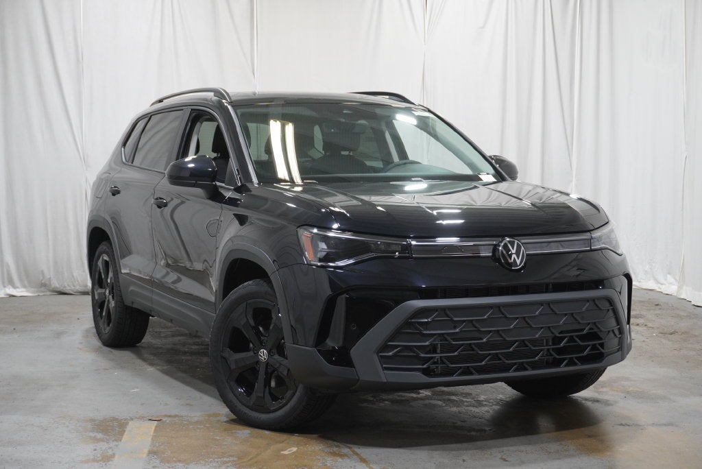 2027 Volkswagen Taos 1.5T SE Black