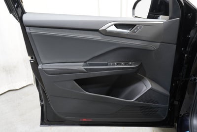 2027 Volkswagen Taos 1.5T SE Black