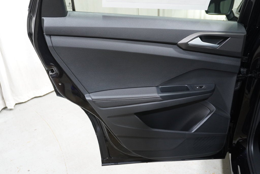 2027 Volkswagen Taos 1.5T SE Black