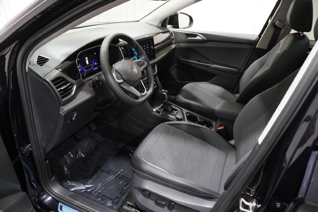 2027 Volkswagen Taos 1.5T SE Black