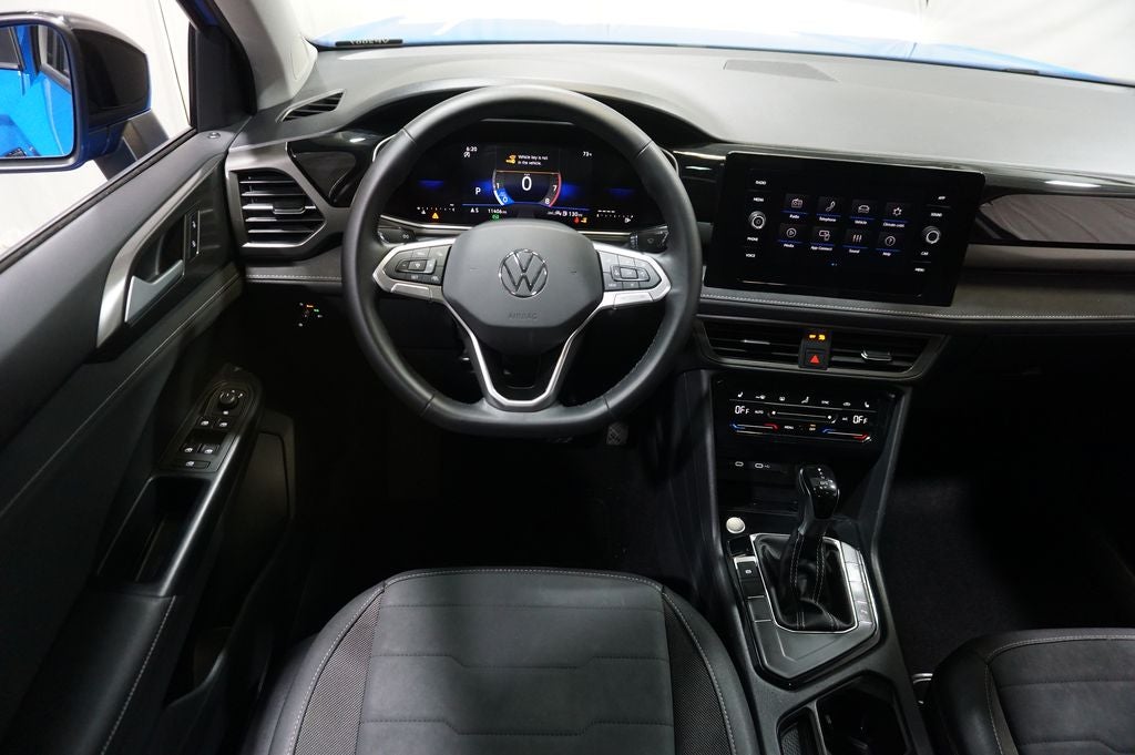 2025 Volkswagen Taos 1.5T SE Black