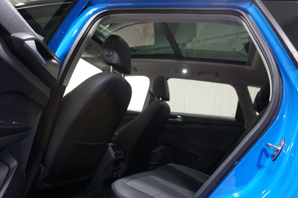 2025 Volkswagen Taos 1.5T SE Black