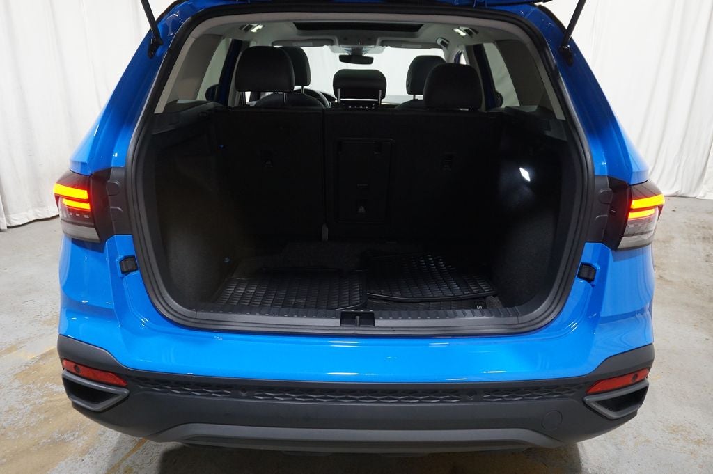 2025 Volkswagen Taos 1.5T SE Black