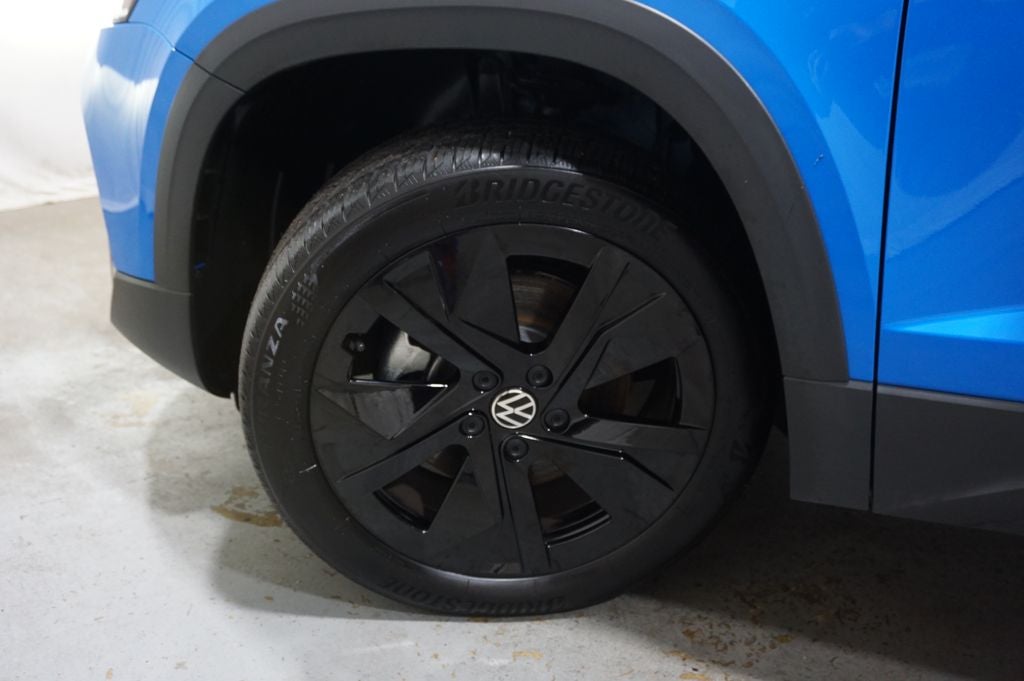 2025 Volkswagen Taos 1.5T SE Black
