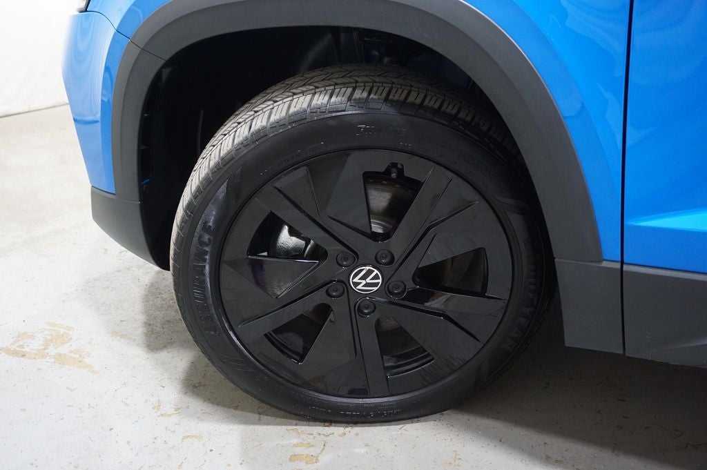 2025 Volkswagen Taos 1.5T SE Black