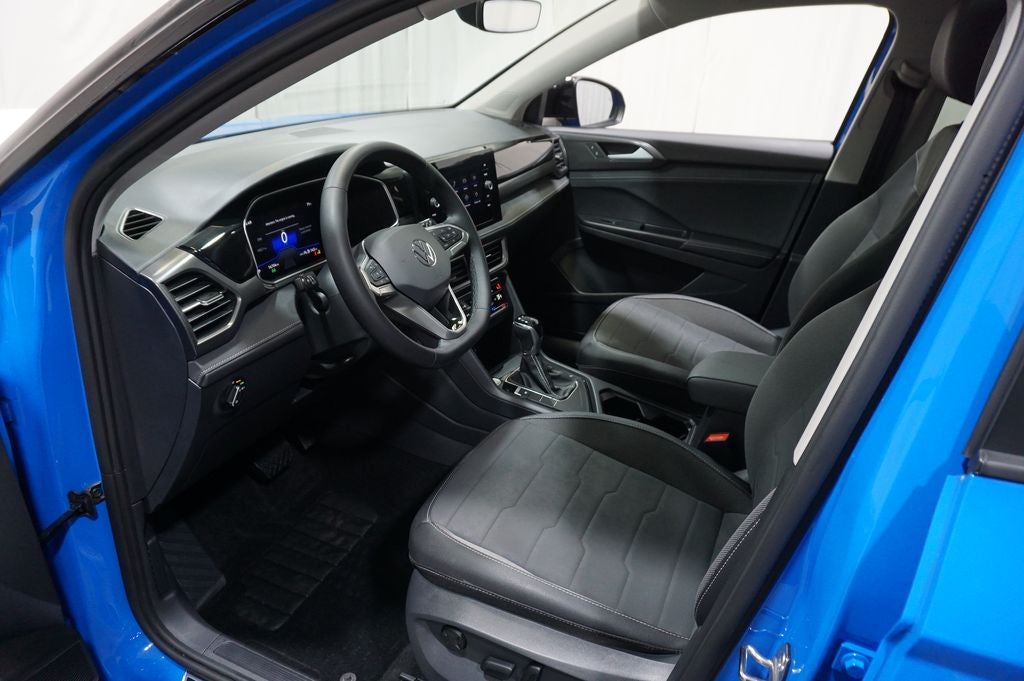 2025 Volkswagen Taos 1.5T SE Black