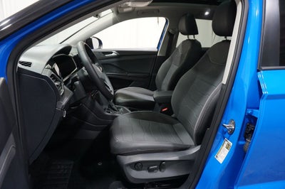 2025 Volkswagen Taos 1.5T SE Black