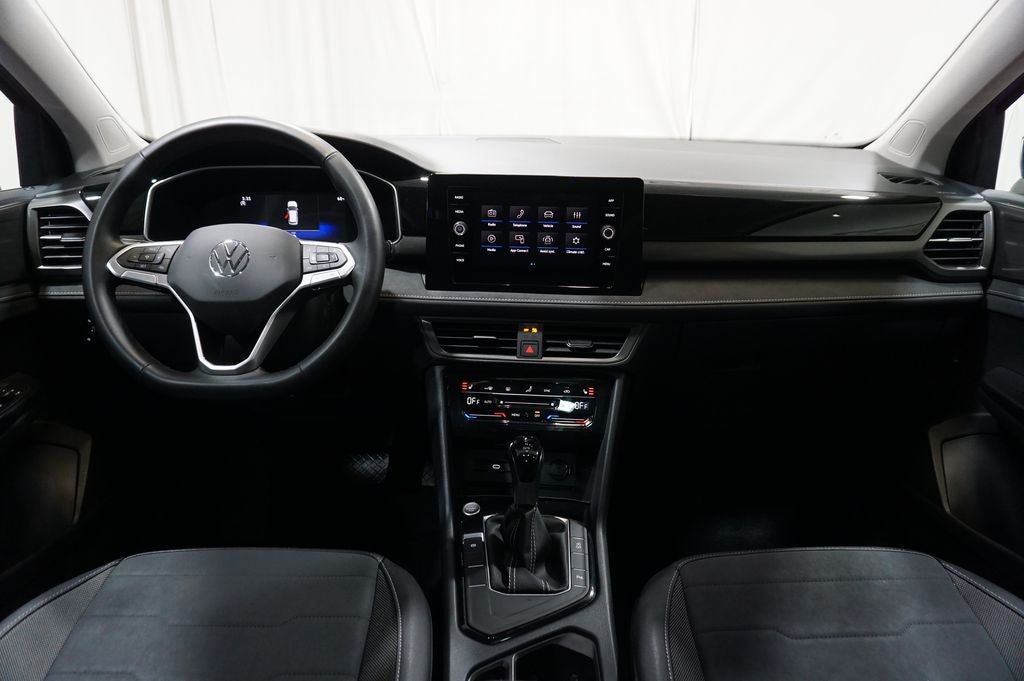 2025 Volkswagen Taos 1.5T SE Black