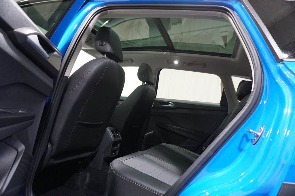 2025 Volkswagen Taos 1.5T SE Black