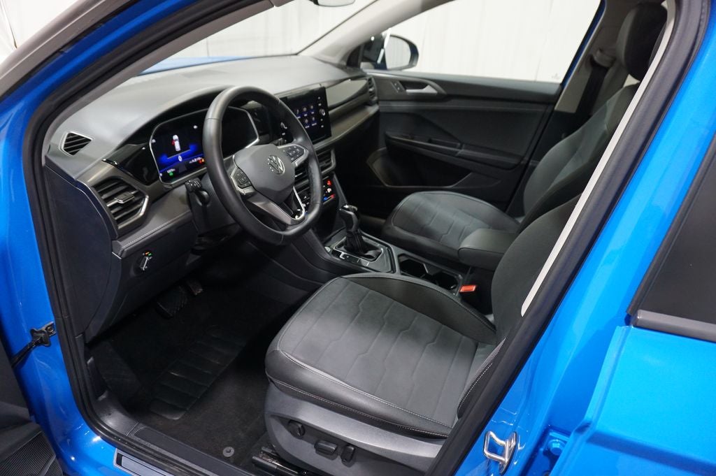 2025 Volkswagen Taos 1.5T SE Black