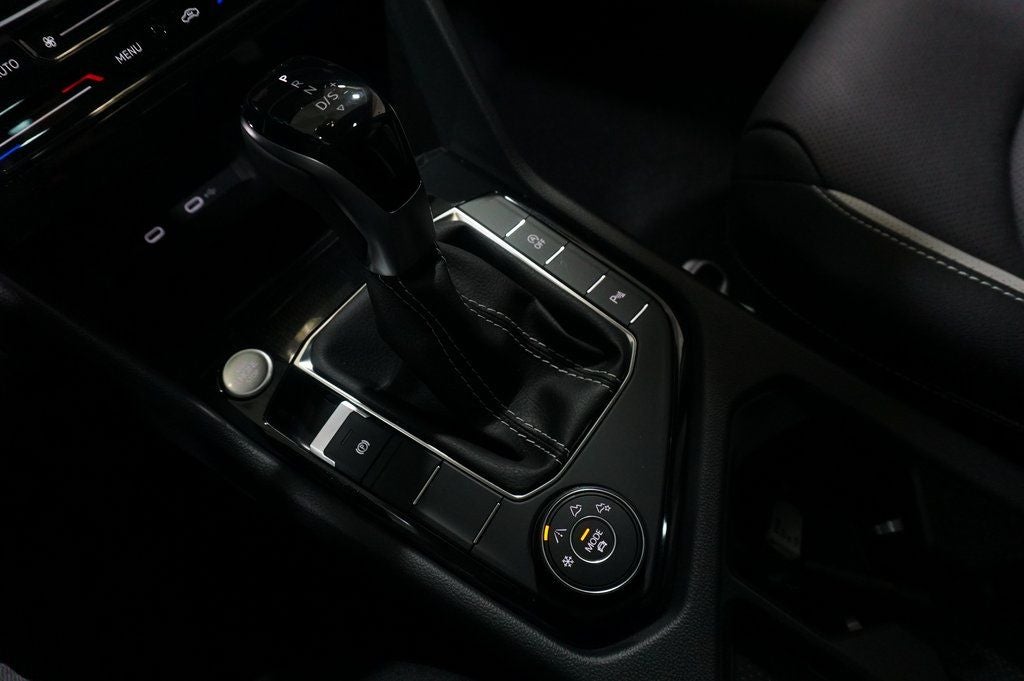 2025 Volkswagen Taos 1.5T SEL