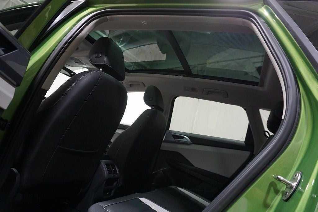 2025 Volkswagen Taos 1.5T SEL