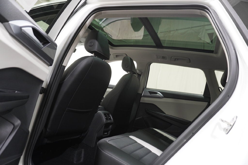 2027 Volkswagen Taos 1.5T SEL