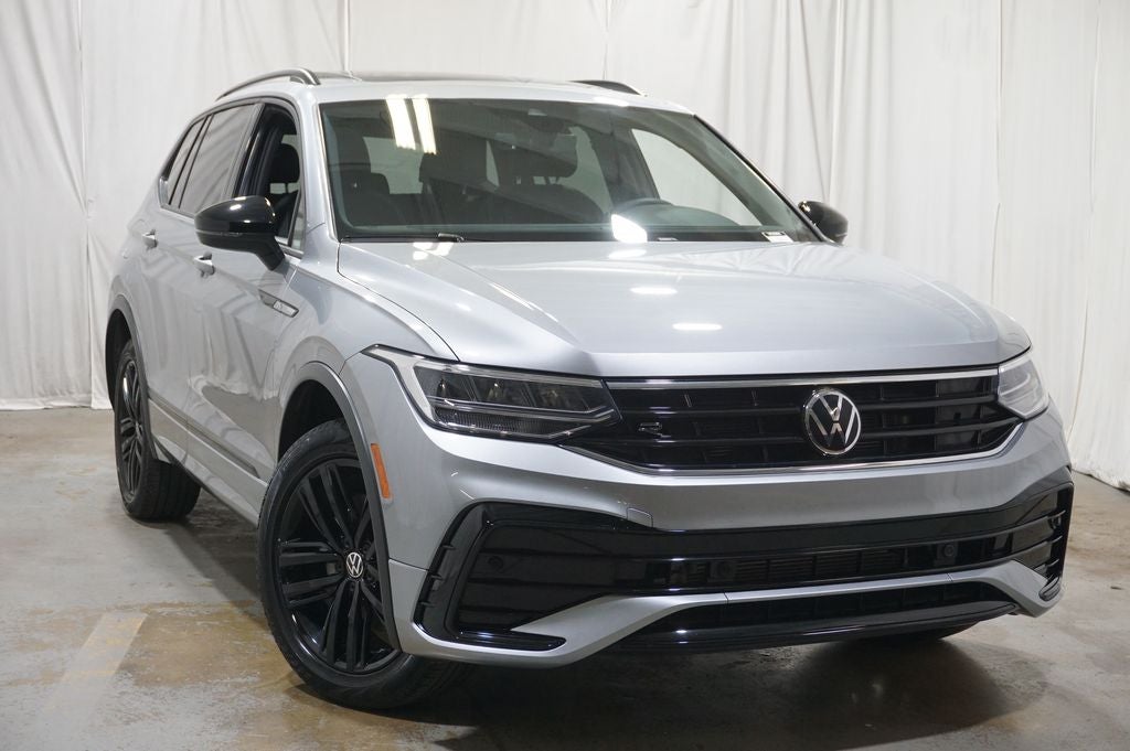 2022 Volkswagen Tiguan 2.0T SE R-Line Black