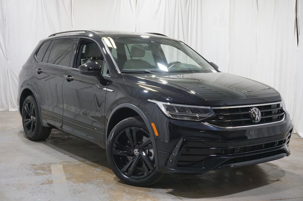 2024 Volkswagen Tiguan 2.0T SE R-Line Black