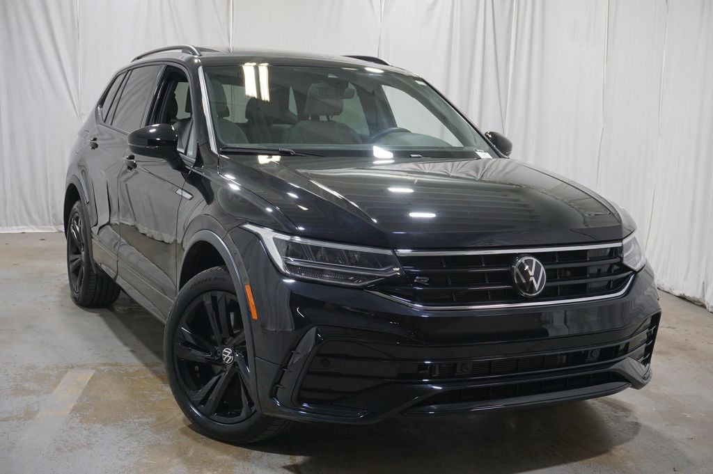 2024 Volkswagen Tiguan 2.0T SE R-Line Black