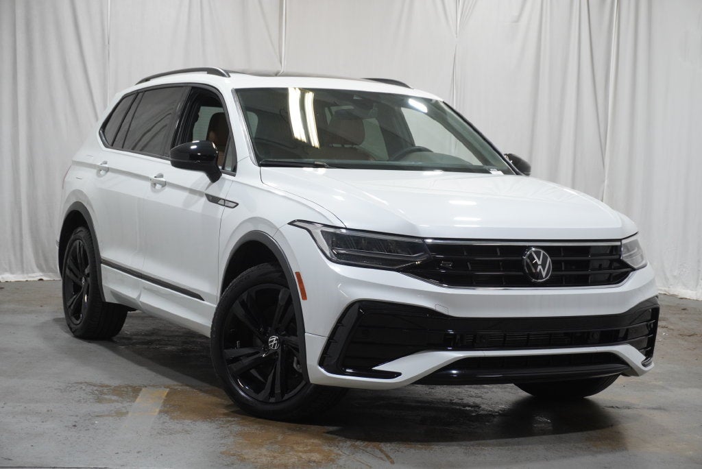2024 Volkswagen Tiguan 2.0T SE R-Line Black
