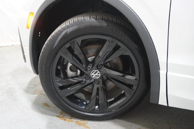 2024 Volkswagen Tiguan 2.0T SE R-Line Black