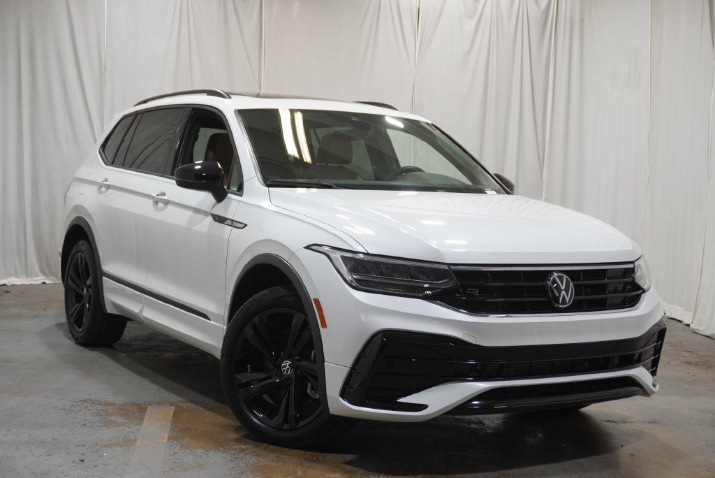 2024 Volkswagen Tiguan 2.0T SE R-Line Black