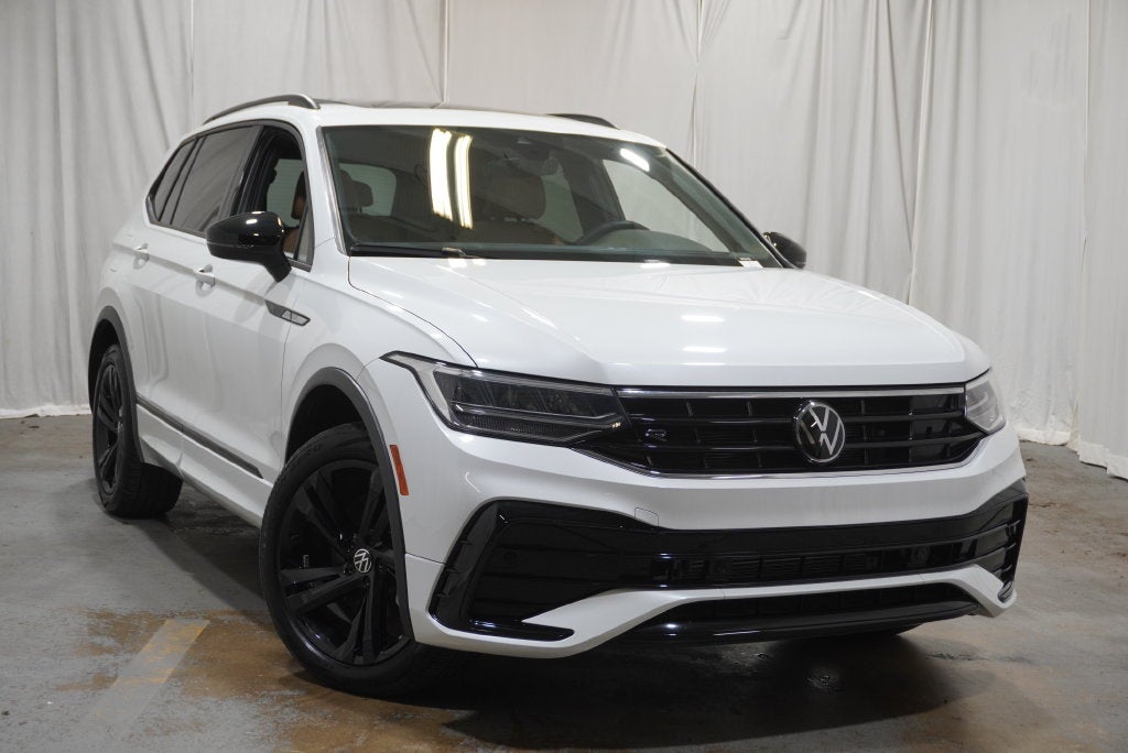 2024 Volkswagen Tiguan 2.0T SE R-Line Black