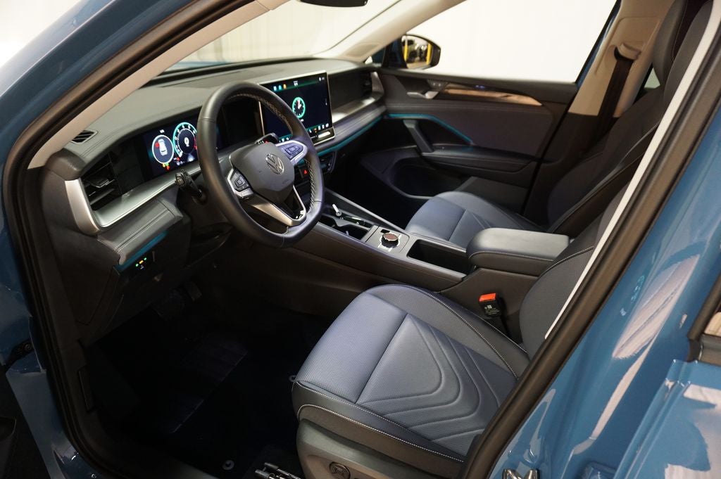 2025 Volkswagen Tiguan 2.0T SE